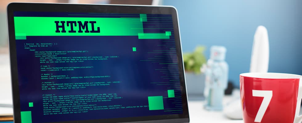 Ноутбук с Html кодом на экране